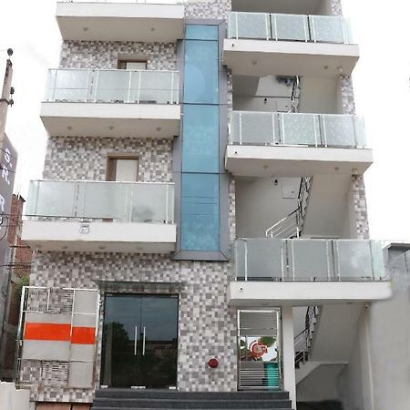 S.R. Residency Hotel Zirakpur Екстериор снимка