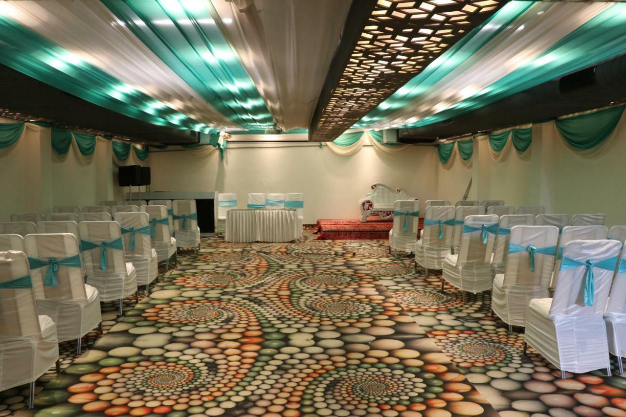 S.R. Residency Hotel Zirakpur Екстериор снимка