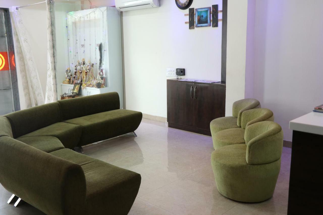 S.R. Residency Hotel Zirakpur Екстериор снимка
