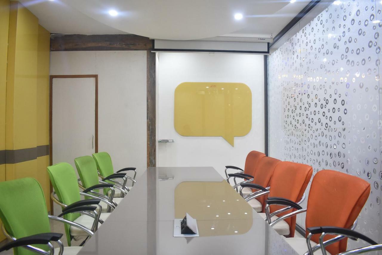 S.R. Residency Hotel Zirakpur Екстериор снимка