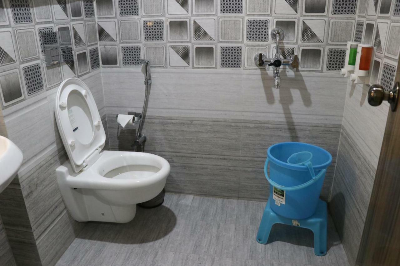 S.R. Residency Hotel Zirakpur Екстериор снимка