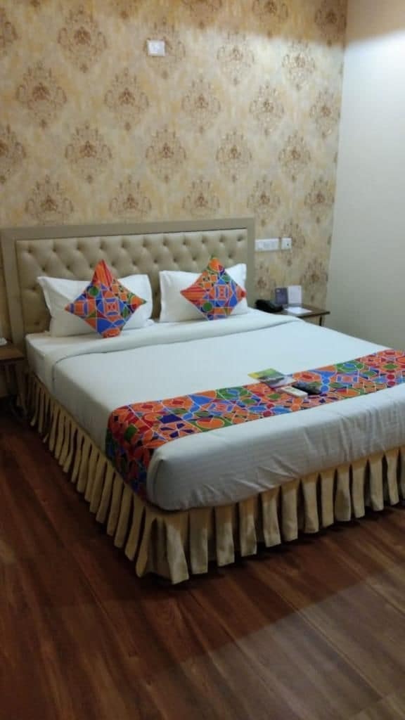 S.R. Residency Hotel Zirakpur Екстериор снимка