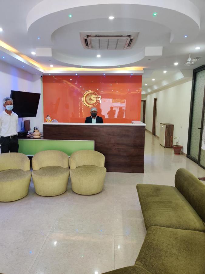 S.R. Residency Hotel Zirakpur Екстериор снимка